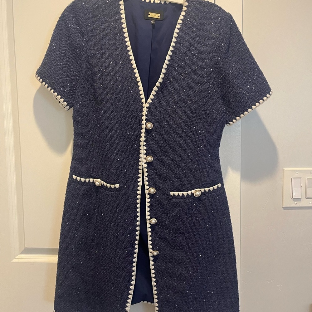 Elegant Navy Blue Short-Sleeve Jacket